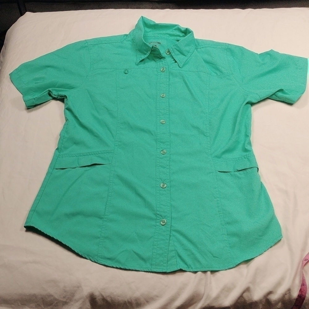 Reel Legends women's medium sized short sleeve button down shirt